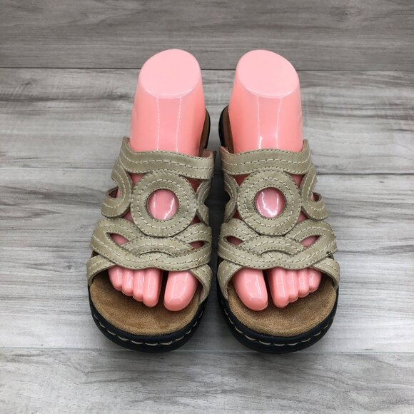 Clarks Sandals Womens 8.5M Tan Leather Slip On Comfort Shoes - Picture 6 of 12